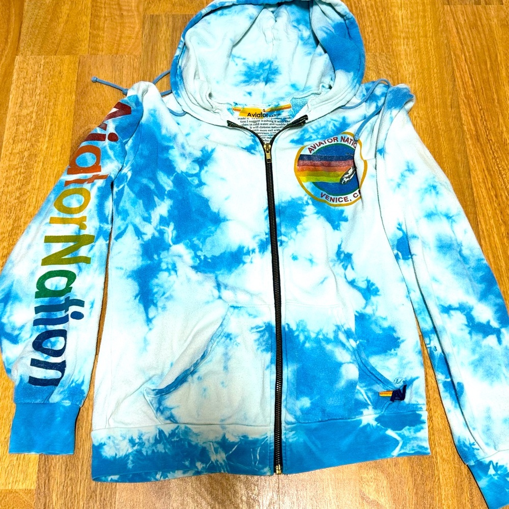 Aviator nation made for blue&cream worn in blue tie-dye sweatshirt